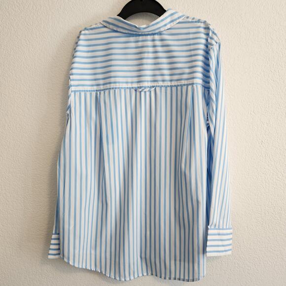 A New Day Women's Size XXL Long Sleeve Blue/White Button‎ Up Shirt NWT - Picture 3 of 3